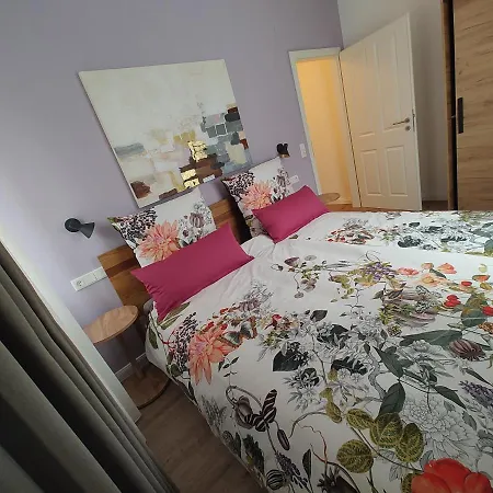 Am Wasserfall Бад-Урах